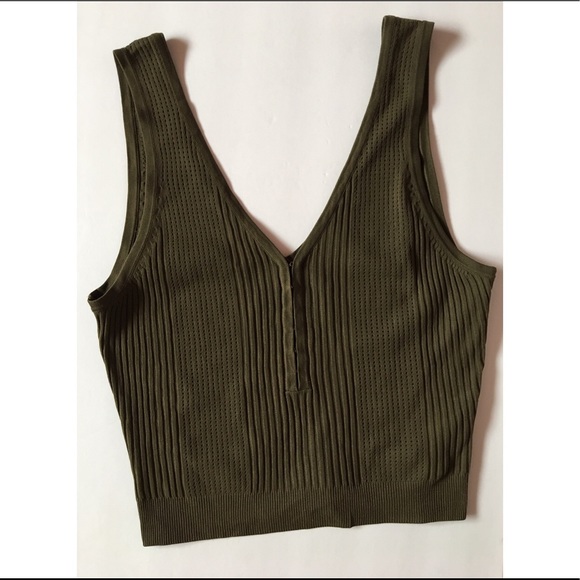🎉NWOT. H&M pattern-knit olive green top. Size L - Picture 2 of 6